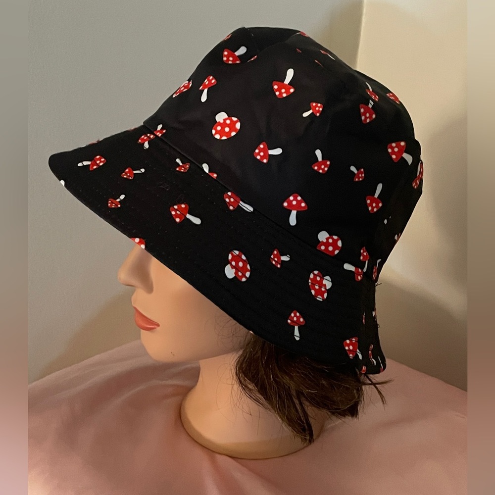 Retro Mushroom 🍄 Print bucket hat - Picture 2 of 7